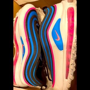 AirMax 97 kids size 7 worn a few times in perfect condition.